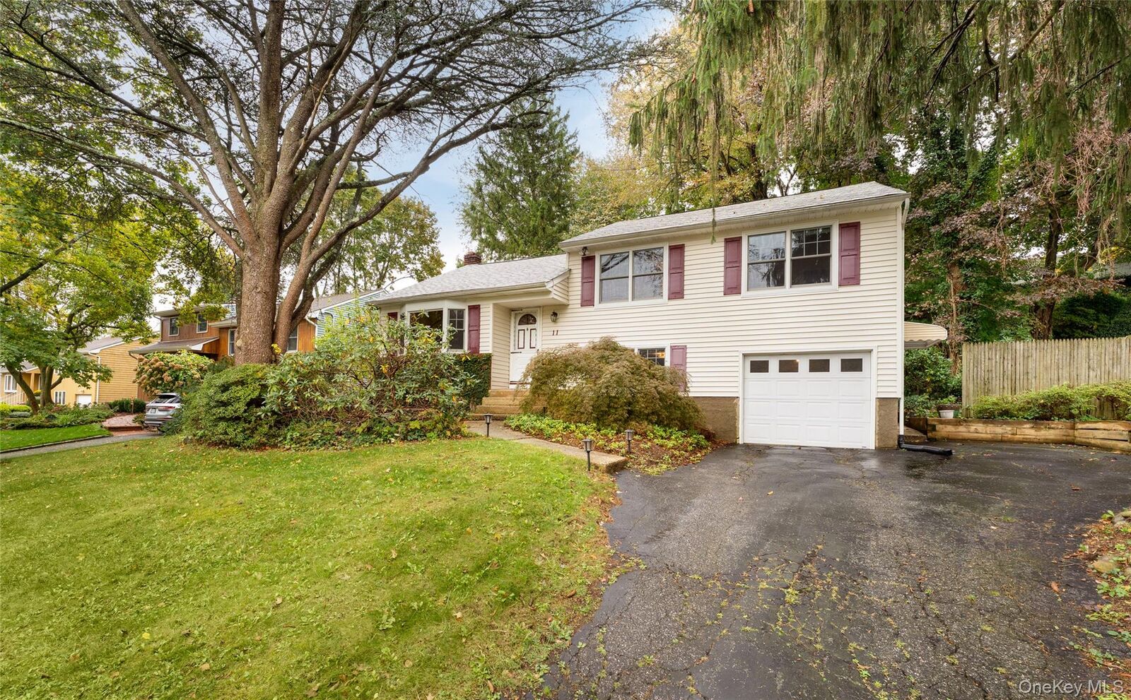 Property Photo:  11 Longford Street  NY 11743 
