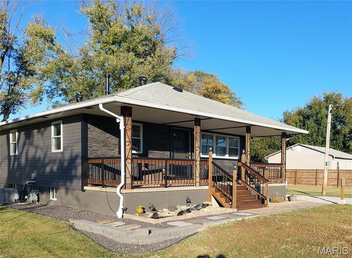 Property Photo: 2521 North Street IL 62040