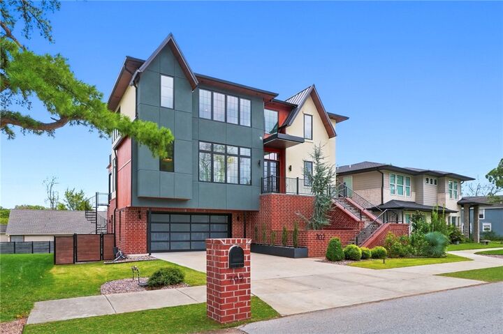 Property Photo: 702 NE A Street AR 72712