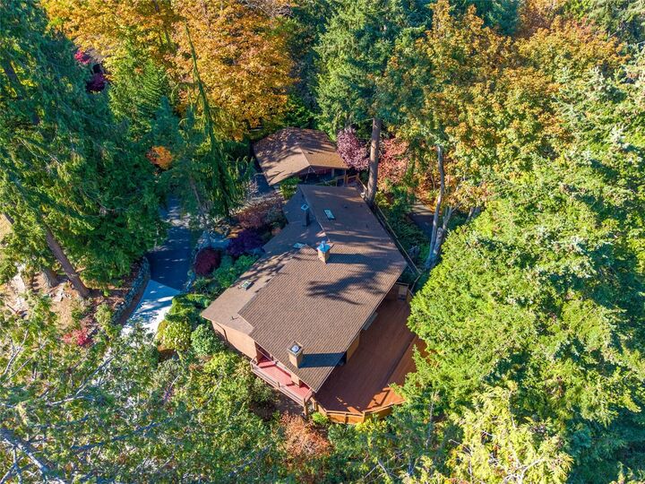 Property Photo: 4910 Seabreeze Way WA 98203