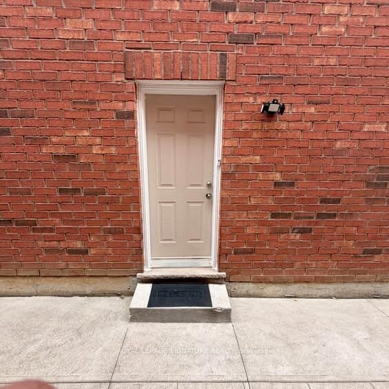 Property Photo: 44 Perkins Drive ON L7A 3V6