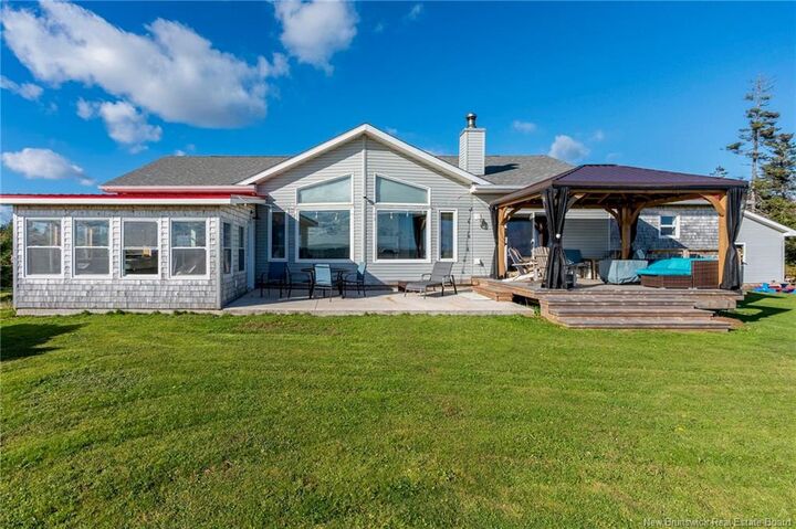 Property Photo:  77 Rayworth  NB E4M 3L7 