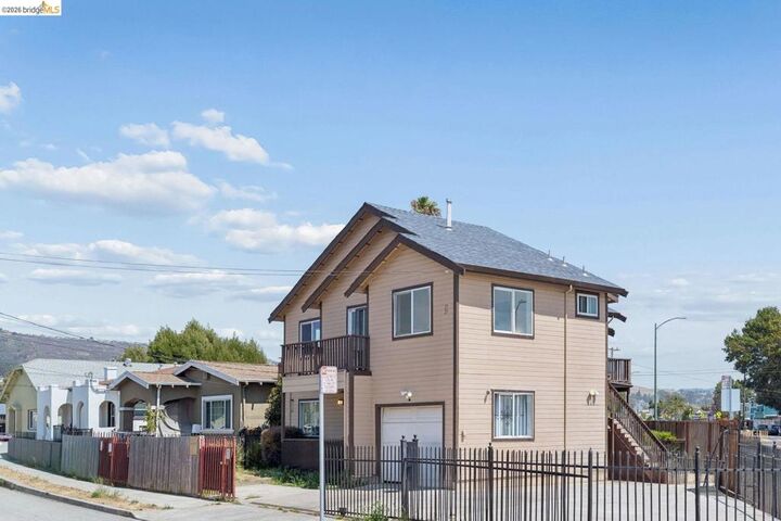 Property Photo:  2562 E 60th Ave  CA 94605 
