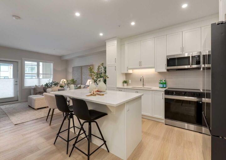 Property Photo: 81 Arbour Lake View NW 1203 AB T3G 0H4