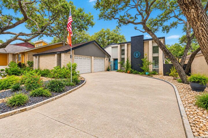 Property Photo: 3802 Hunters Bow St TX 78230