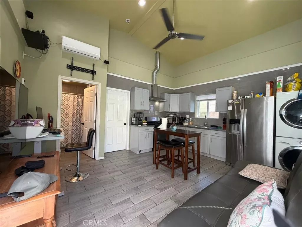 Property Photo:  312 N Pasadena Avenue  CA 91702 