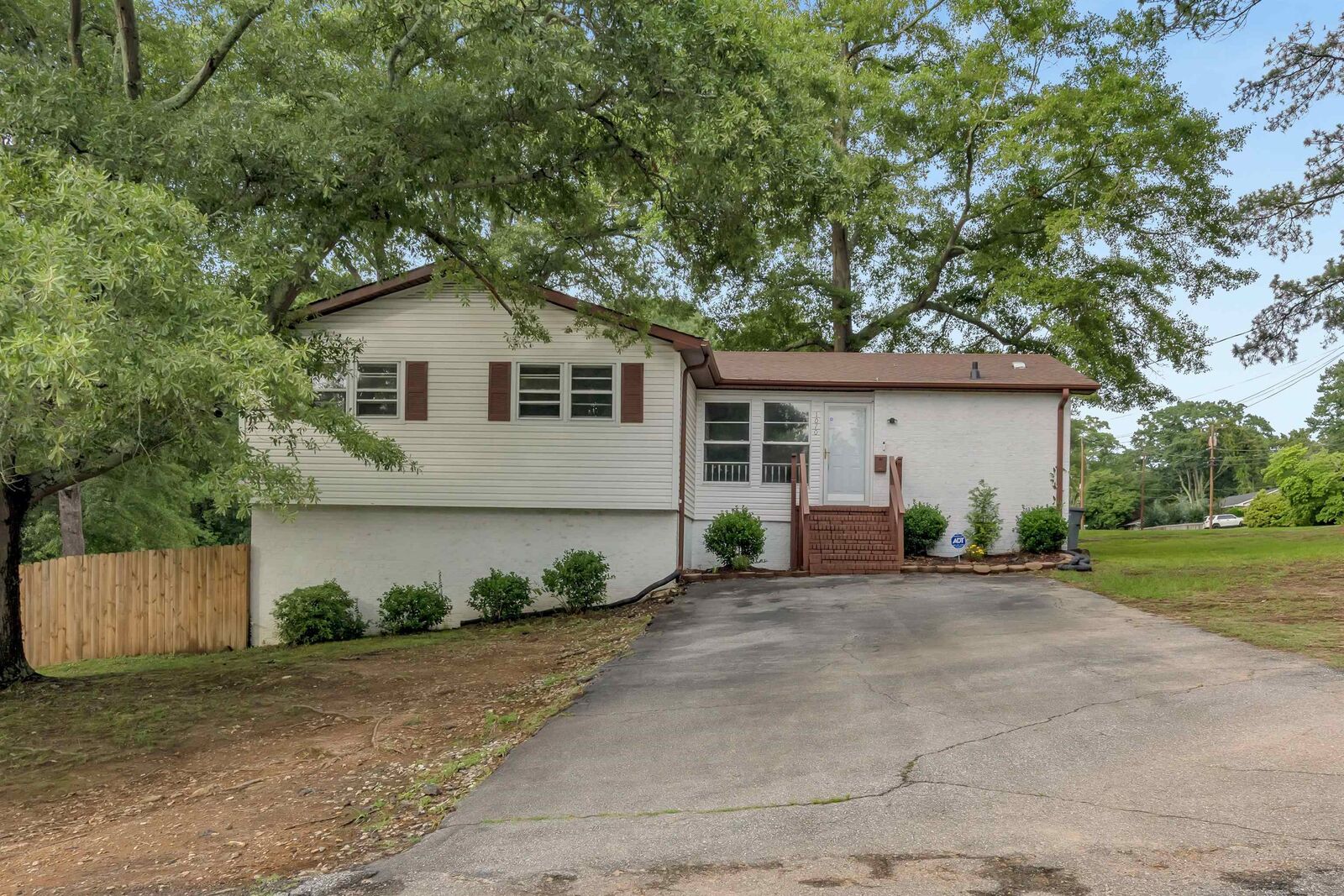 Property Photo: 1070 Hopkins Street SC 29307