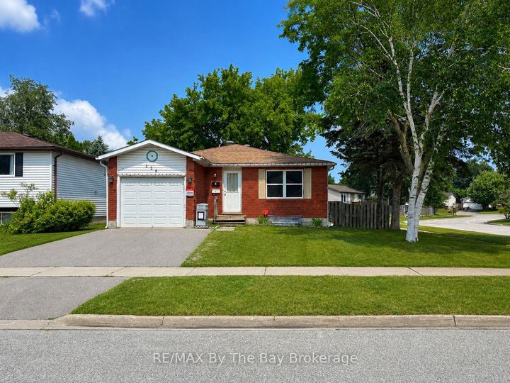 Property Photo:  326 Christine Drive  ON L4R 5A4 