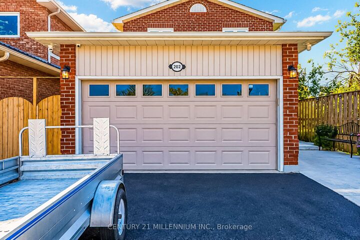 Property Photo:  202 Bufford Drive  ON L6Y 3N3 
