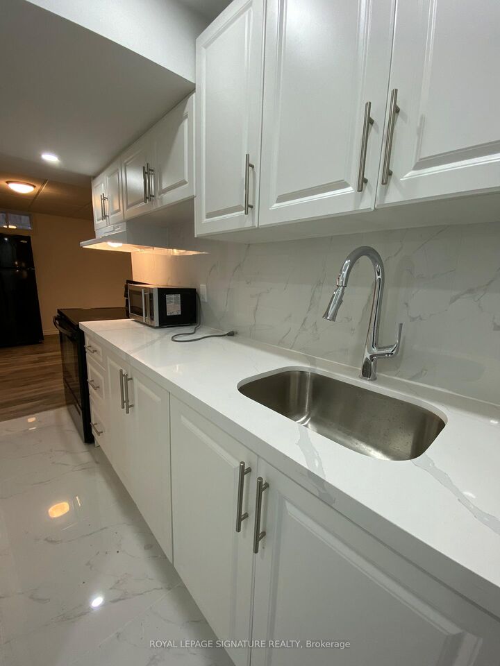 Property Photo:  123 Mildenhall Place Lower Level  ON L1M 0E4 