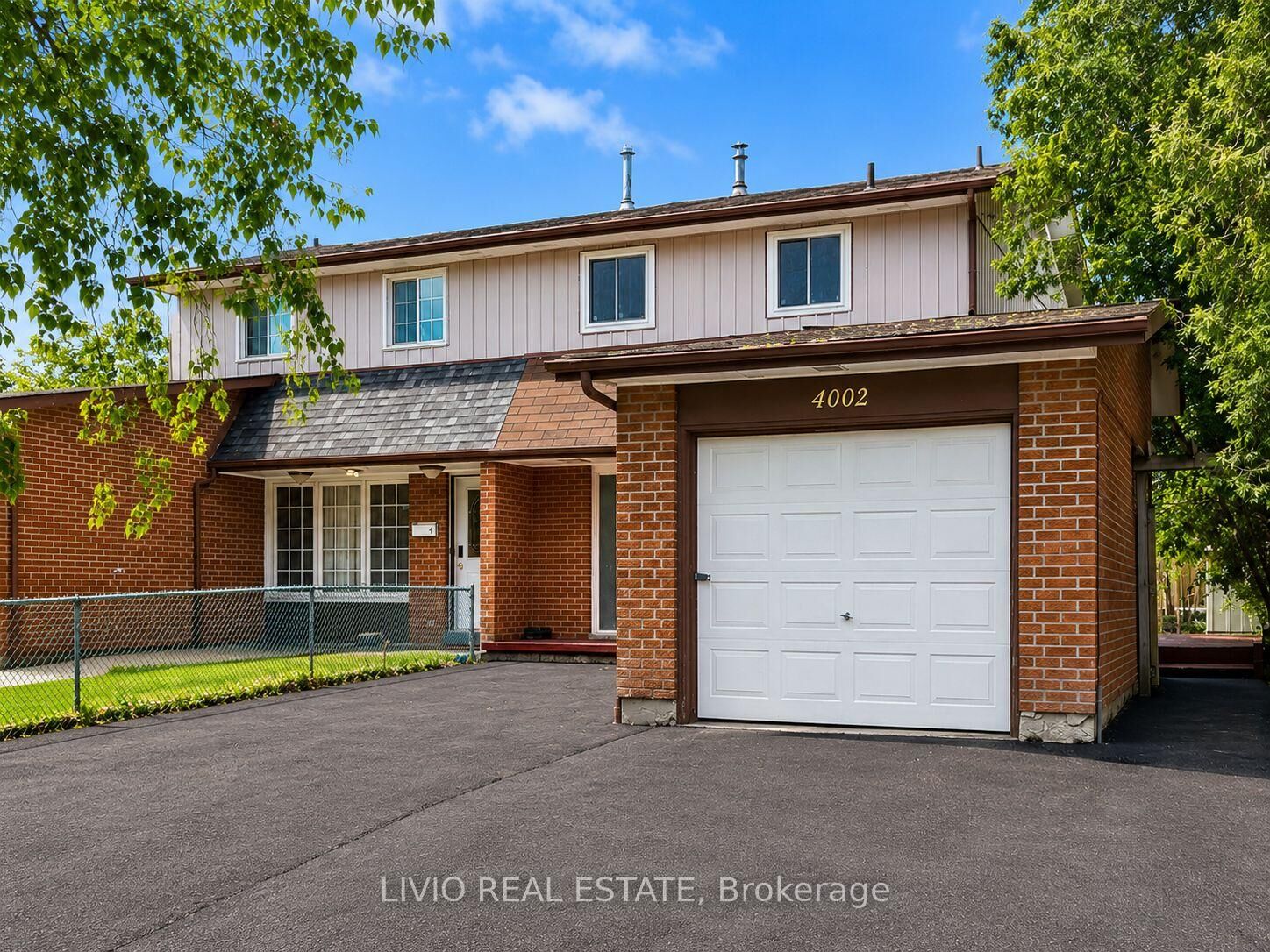 Property Photo:  4002 Brandon Gate Drive  ON L4T 3N4 