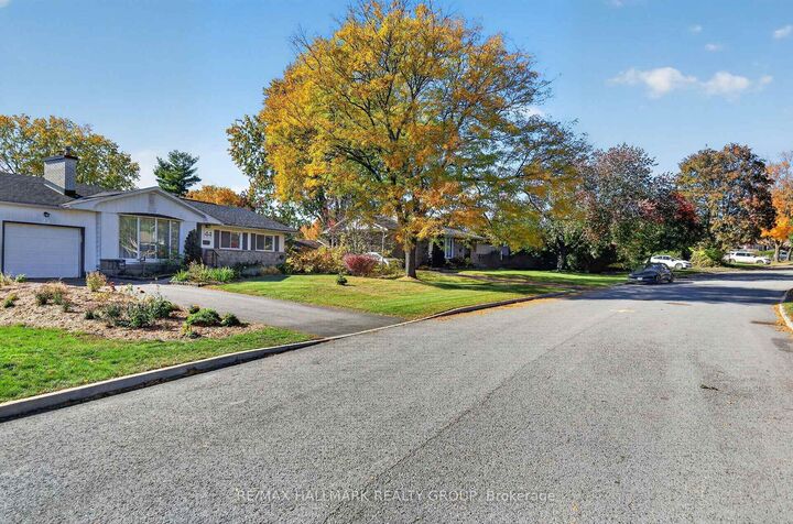 Property Photo: 44 Singal Street ON K2L 1B9