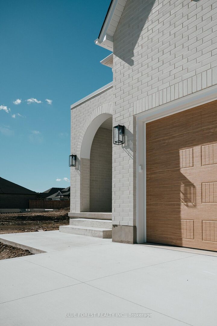 Property Photo:  172 Renaissance Drive  ON N5R 0P1 