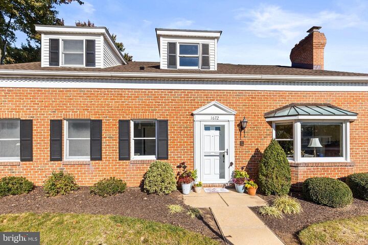 Property Photo: 1672 Wyntre Brooke Drive 5G PA 17403