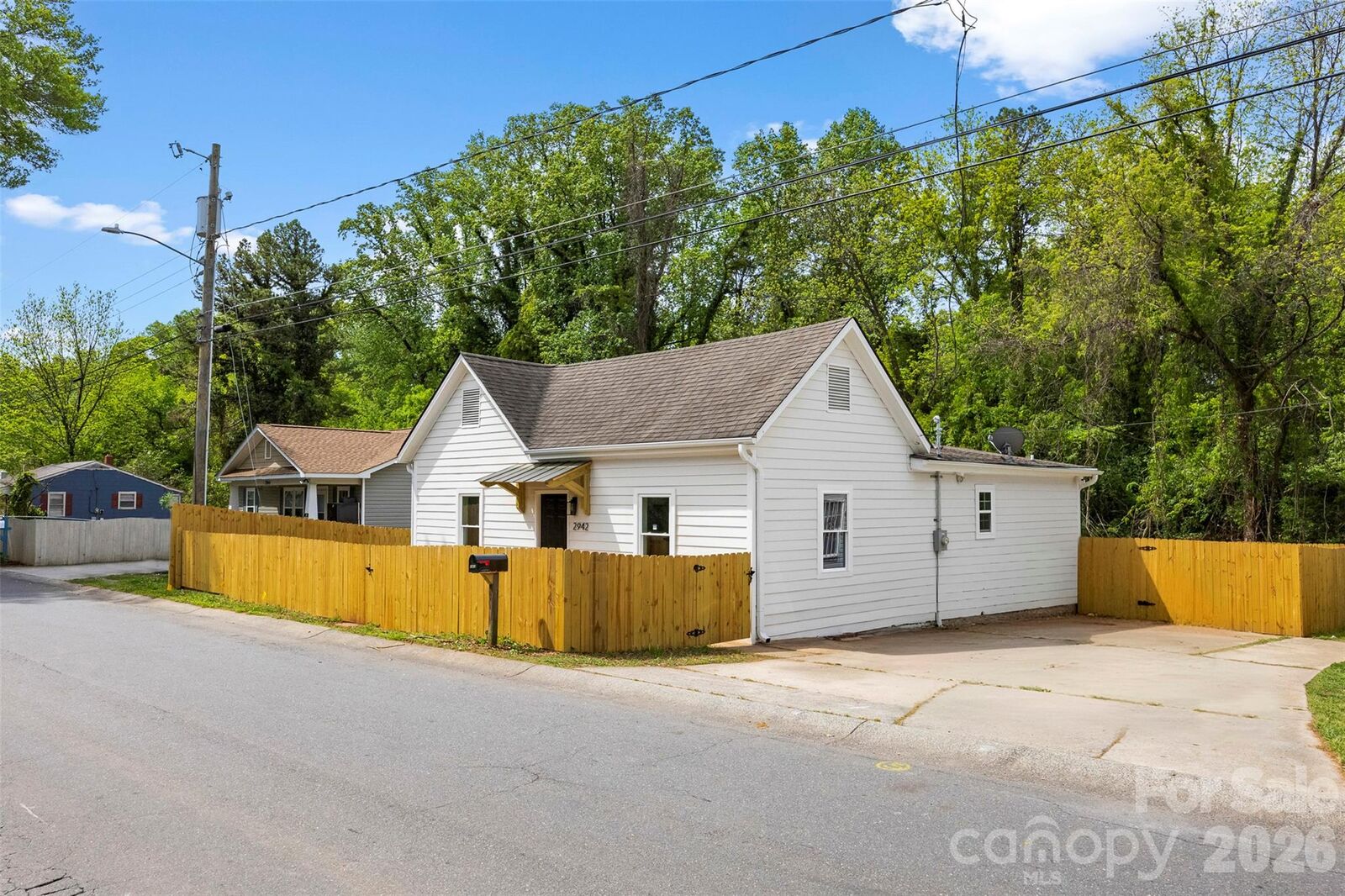 Property Photo: 2942 Reid Avenue NC 28208