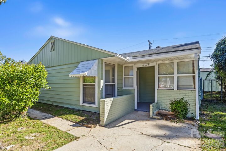 Property Photo: 2018 Quentin Street NC 28216
