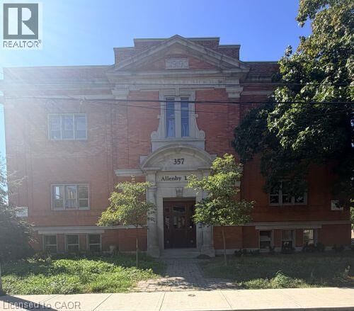 Property Photo:  357 Hunter Street West 22  ON L8P 1S6 