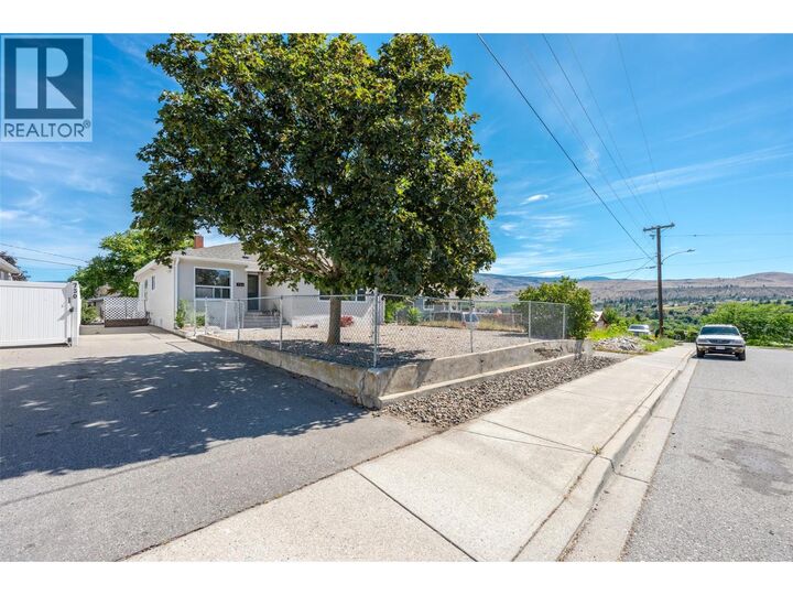 Property Photo:  724 School Avenue  BC V0H 1T0 