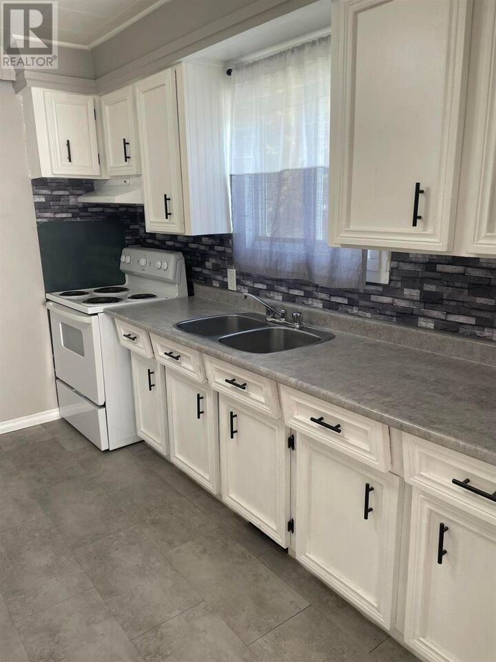 Property Photo:  84 McNabb St  ON P6B 1X8 
