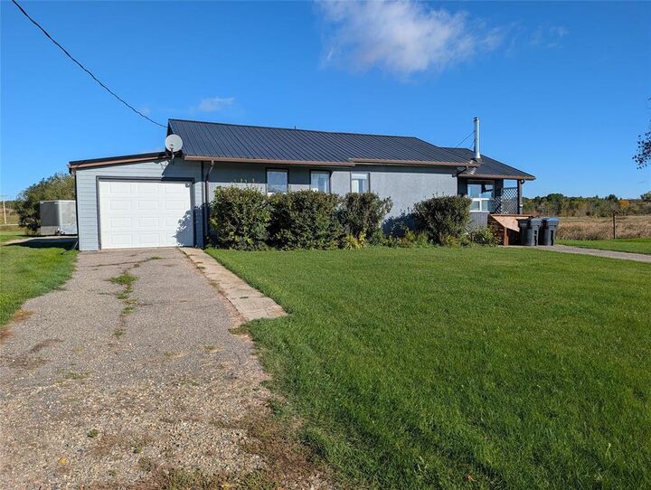 Property Photo:  460 Sample Road  MB R0K 1W0 