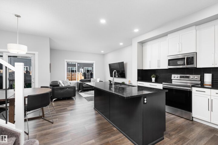 Property Photo:  310 41 Street SW  AB T6X 2L8 