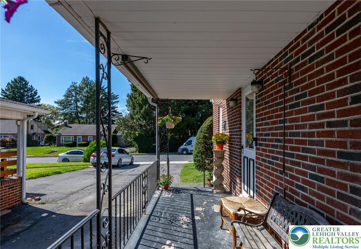 Property Photo: 4225 6th Avenue PA 19560