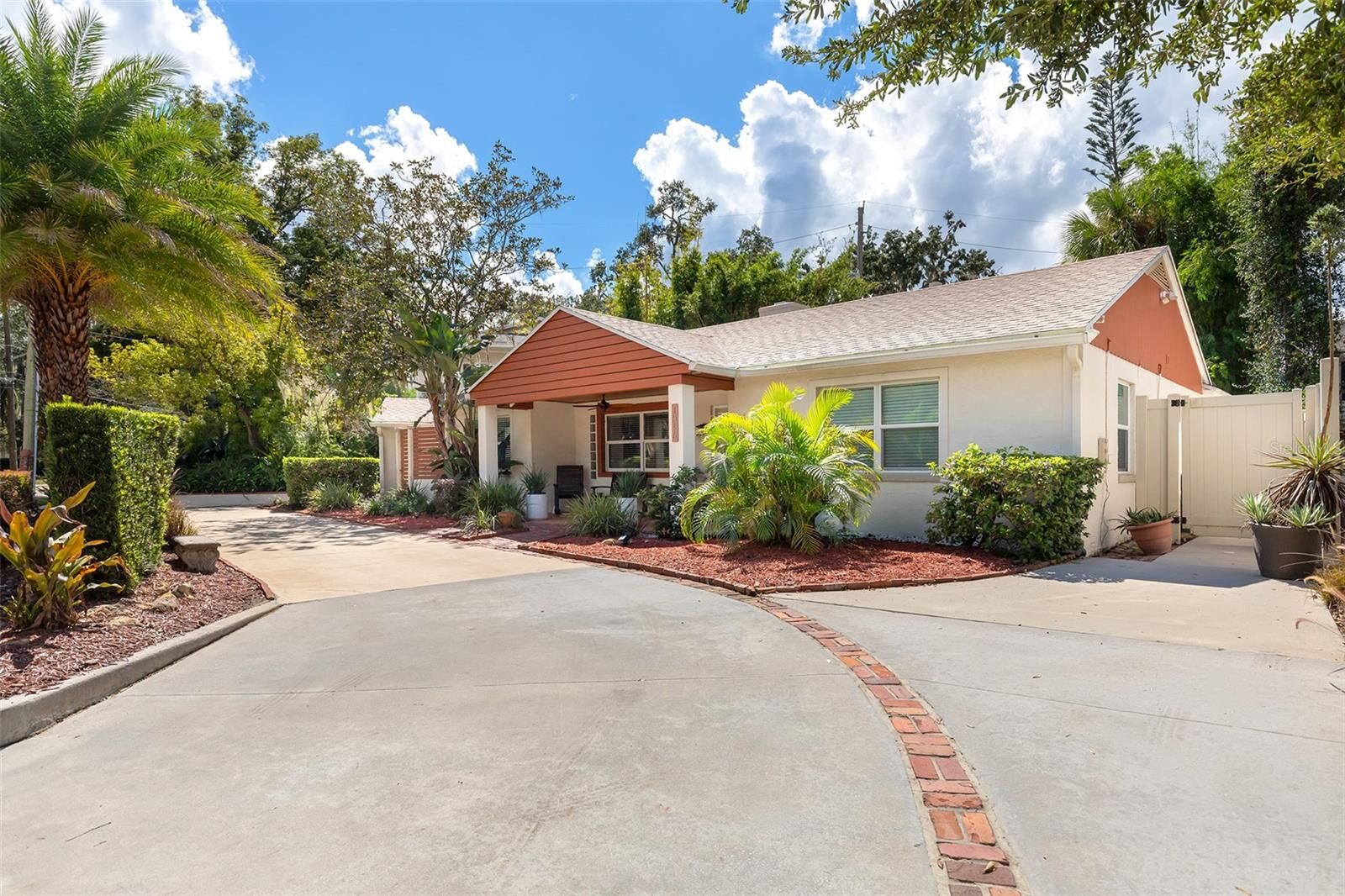 Property Photo: 1036 Delaney Avenue FL 32806