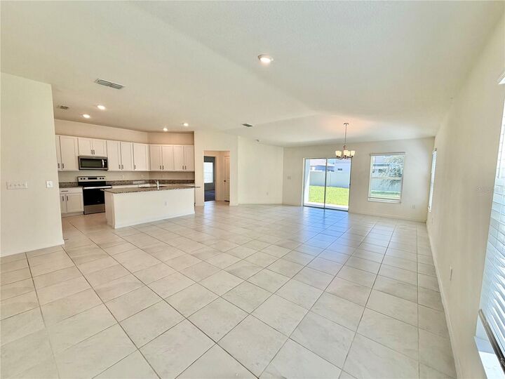 Property Photo:  240 Summerlin Loop  FL 33844 