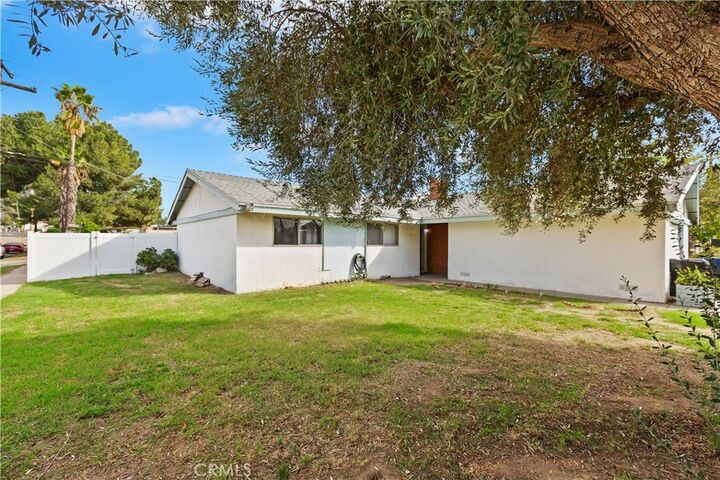 Property Photo: 3843 Conejo CA 92404