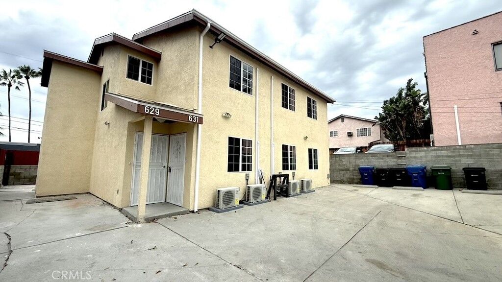 Property Photo:  633 Imogen  CA 90026 