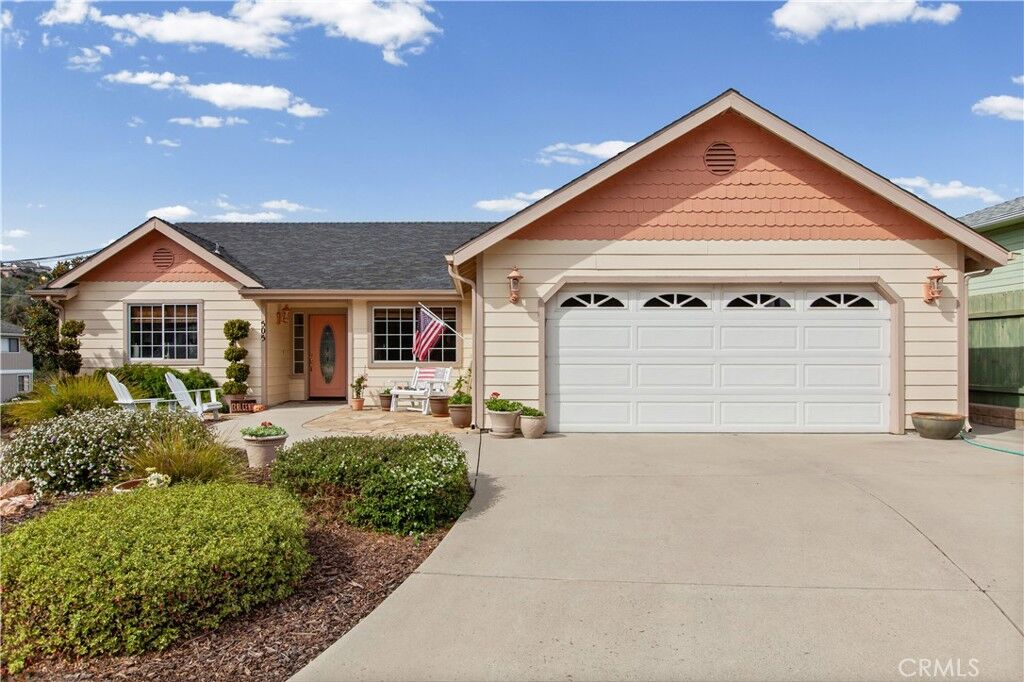 Property Photo:  505 Le Point  CA 93420 