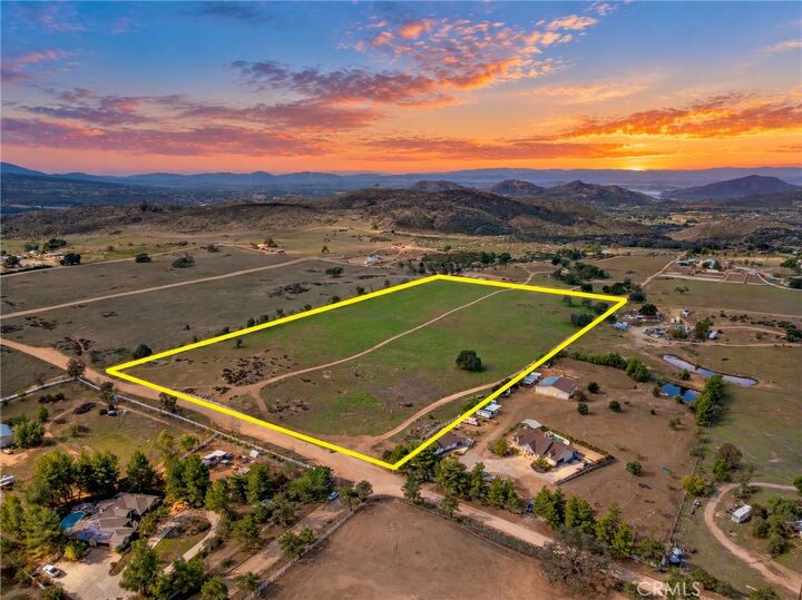 Property Photo:  1 Lynch Lane  CA 92543 