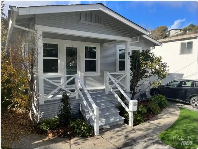 Property Photo: 107 West Street CA 94901