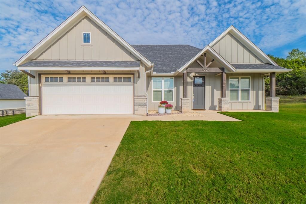 Property Photo:  1004 Mojave Trail  TX 76048 
