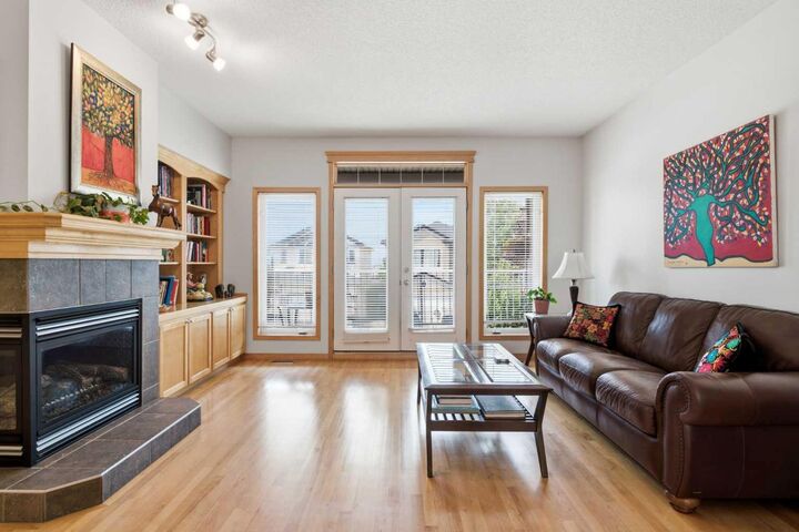 Property Photo:  54 Rockyledge Rise NW  AB T3G 5P8 