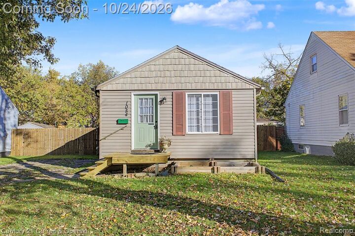 Property Photo:  1054 Boston Avenue  MI 48328 