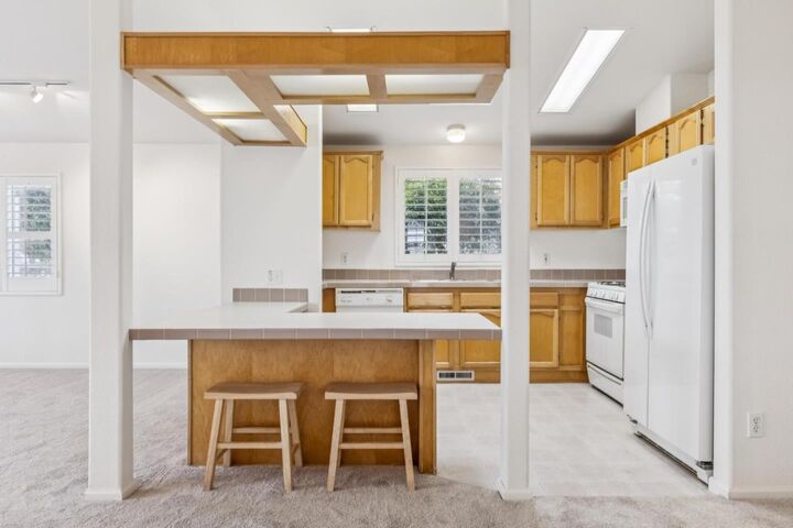 Property Photo:  6 Sunset Terrace 6  CA 94019 