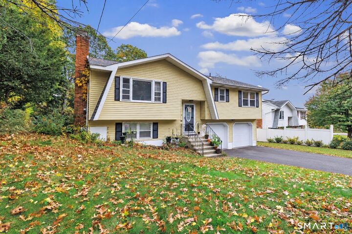 Property Photo:  818 Bunker Hill Avenue  CT 06708 