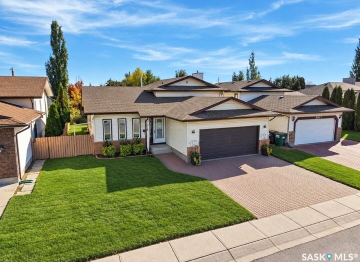 Property Photo: 518 Bronson Crescent SK S7J 5E3