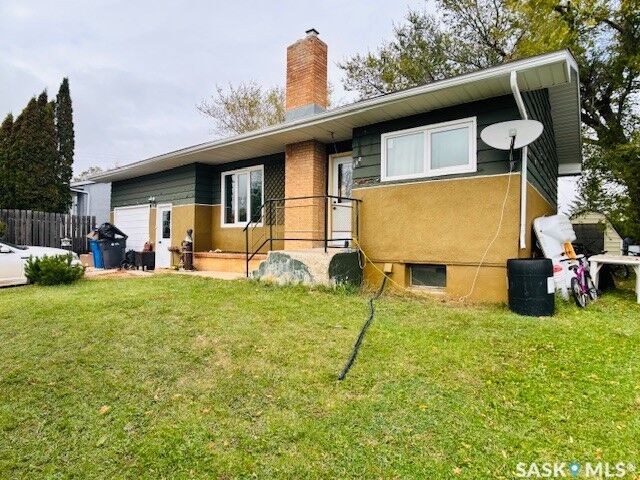Property Photo:  112 Fraser Avenue  SK S0C 2B0 