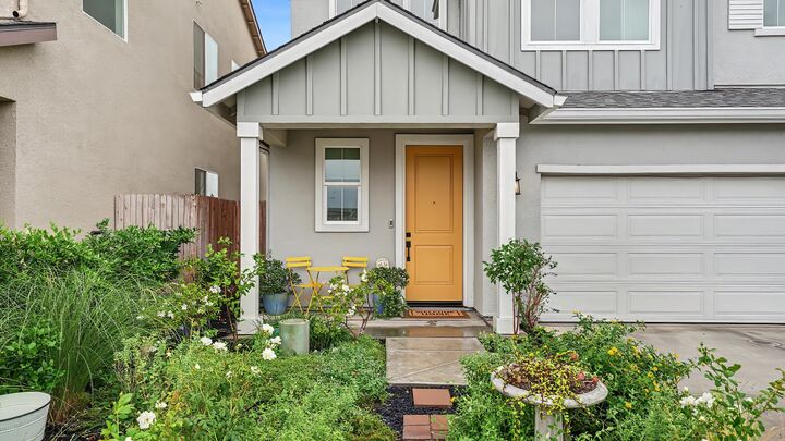 Property Photo:  1007 W Payson Avenue  CA 93291 