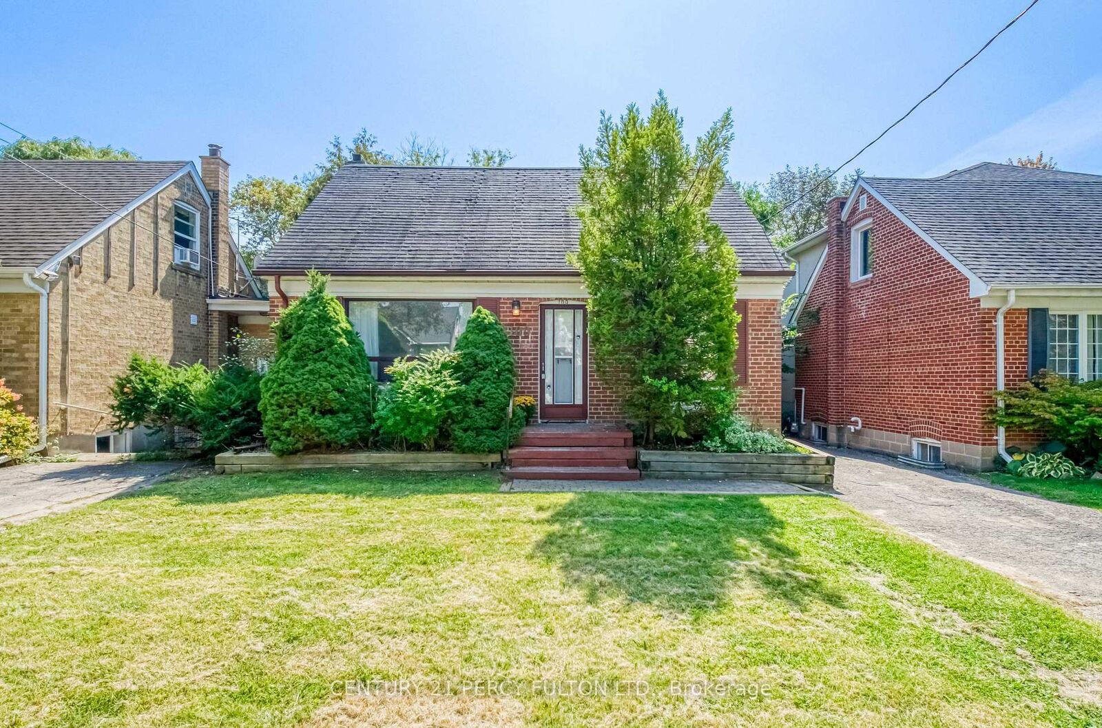 Property Photo: 109 Norton Avenue ON M2N 4A4