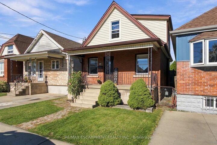 Property Photo:  153 Albany Avenue  ON L8H 2H7 