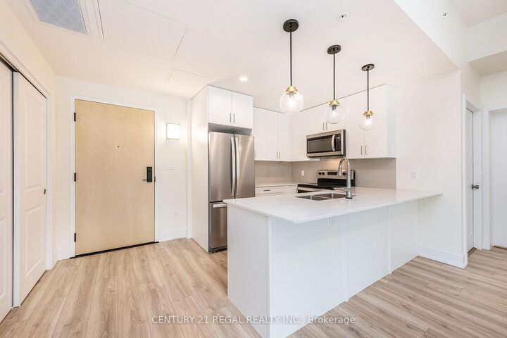 Property Photo: 121 Mary Street Unit 205 ON L0M 1G0