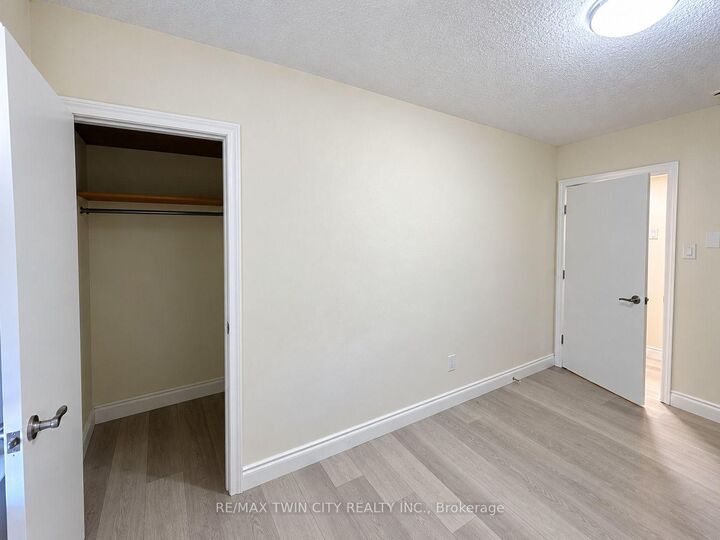 Property Photo:  433 Connaught Street 3  ON N2C 1C4 
