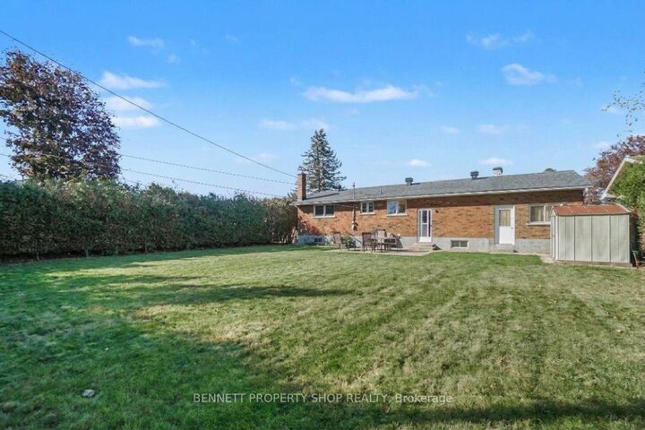 Property Photo:  18 Kingsbury Avenue  ON K2G 3E6 