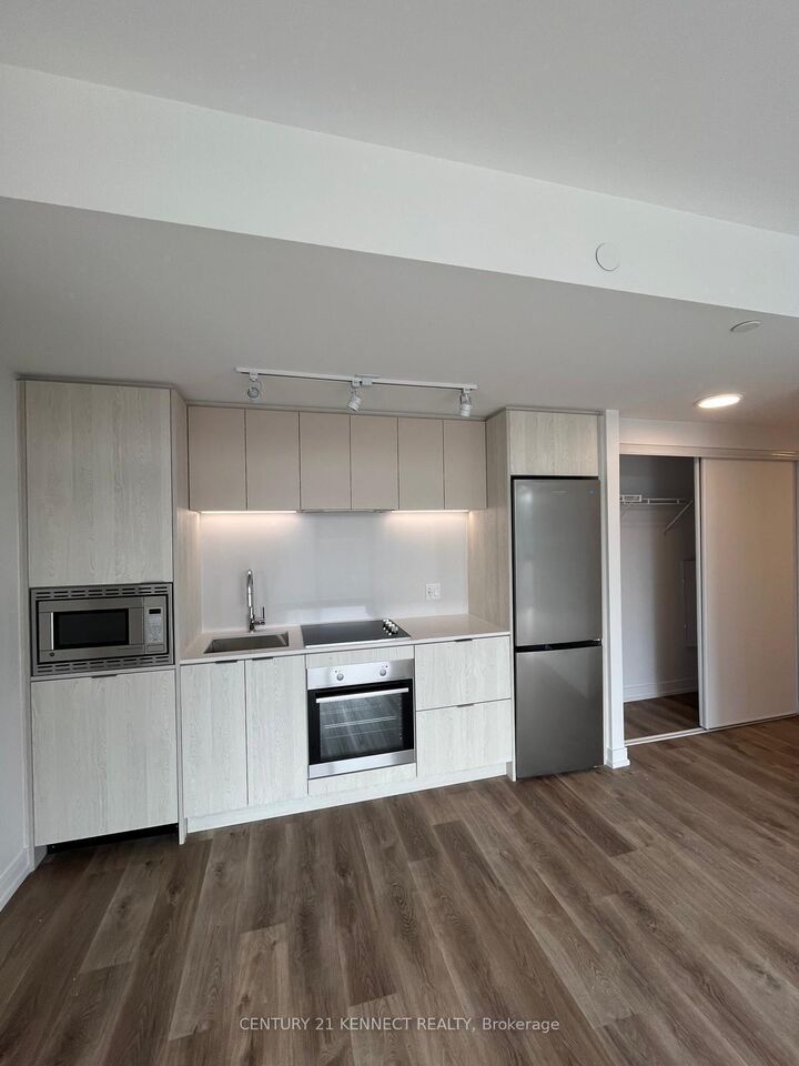 Property Photo:  1 Jarvis Street 1108  ON L8R 3J2 