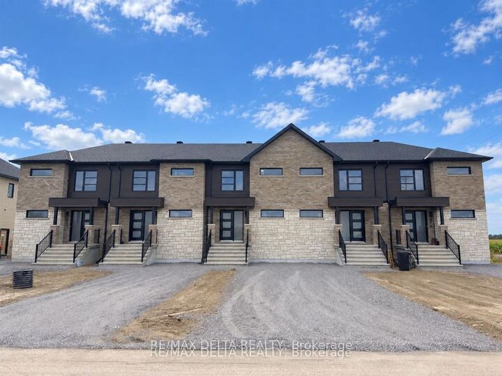 Property Photo:  67 Carpe Street A  ON K0A 1M0 