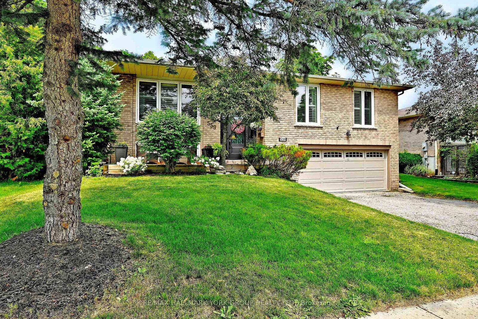 Property Photo:  559 Haines Road  ON L3Y 6V4 