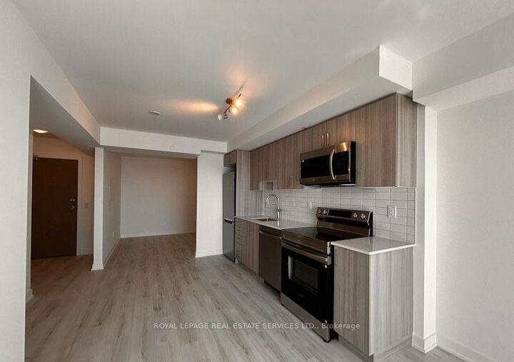Property Photo:  1010 Sandy Beach Road 1707  ON L1W 0C7 